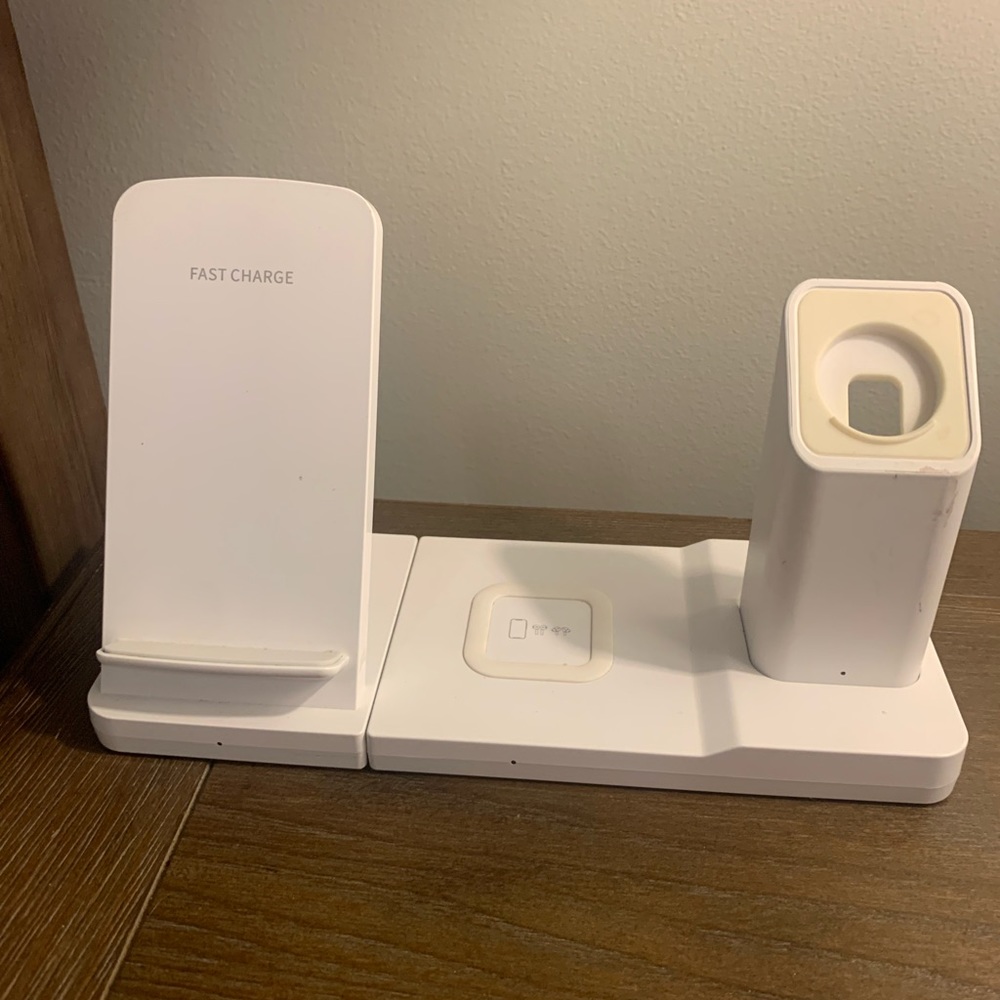 White 3 in 1 fast charger